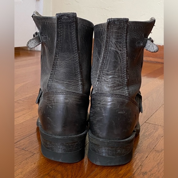 Frye Women’s Engineer 8R Leather Boots, Charcoal, size 7 - Picture 5 of 13
